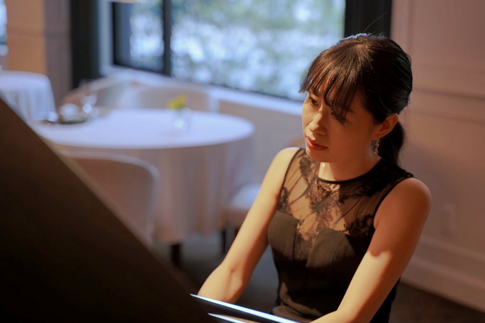 大崎さん演奏風景