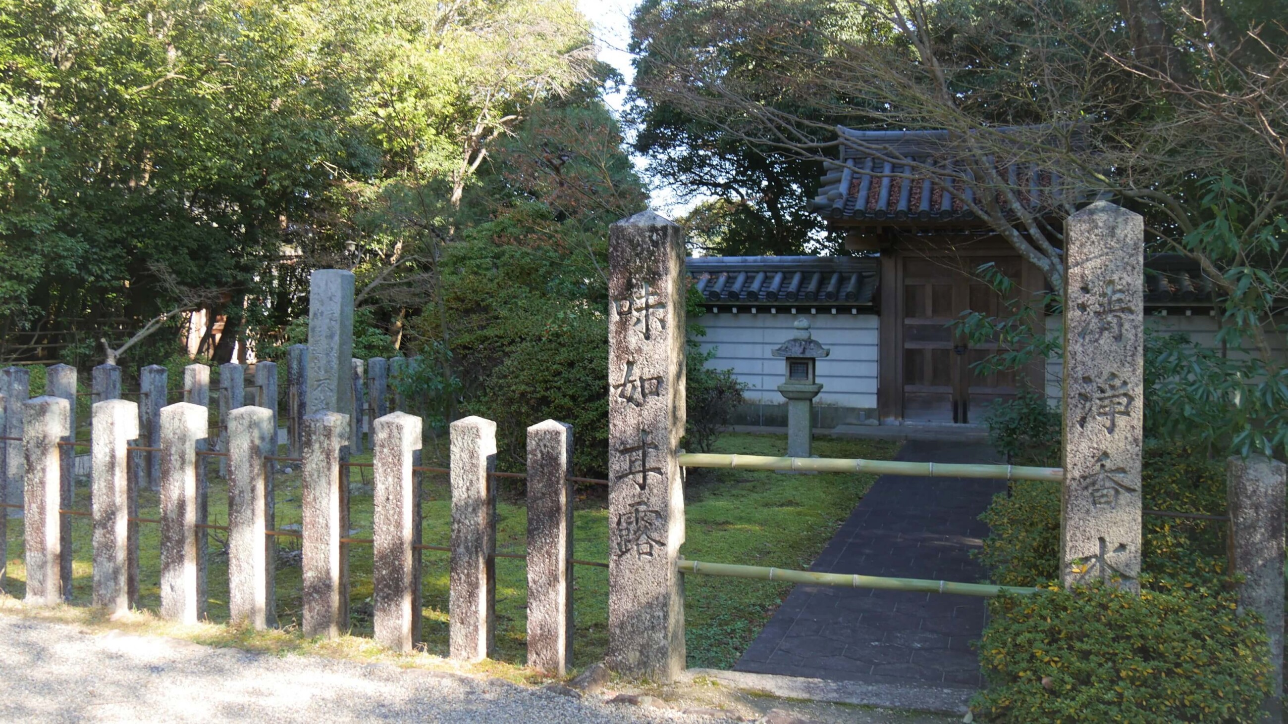 　東門近くの香水閣