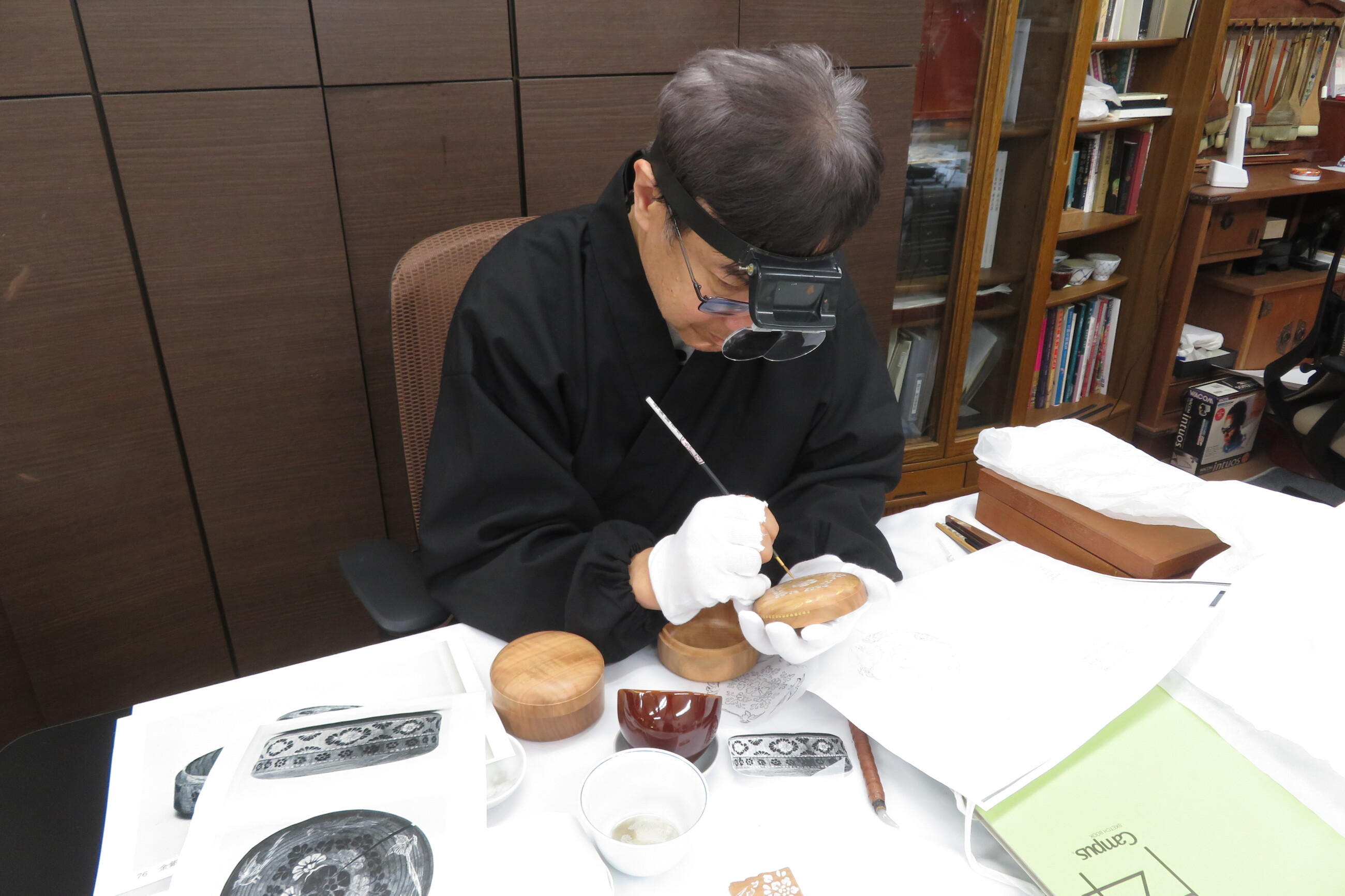 正倉院宝物の再現：金銀絵碁子合子